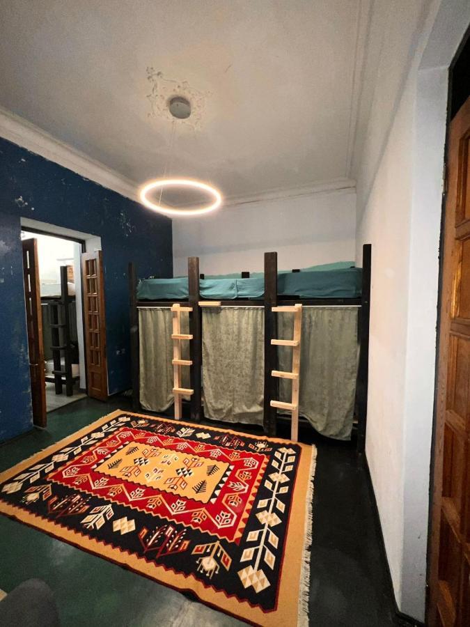 Communication Hostel Batoumi Extérieur photo