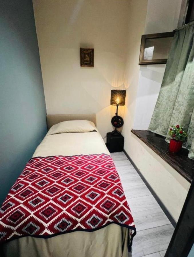 Communication Hostel Batoumi Extérieur photo